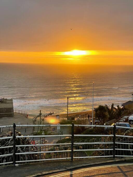 Top Deck - Fresh, Stylish Seaside Apartment Ventnor Exterior foto