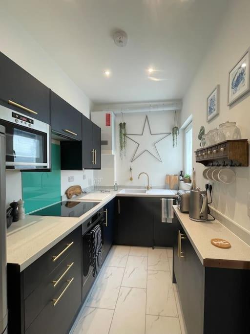 Top Deck - Fresh, Stylish Seaside Apartment Ventnor Exterior foto