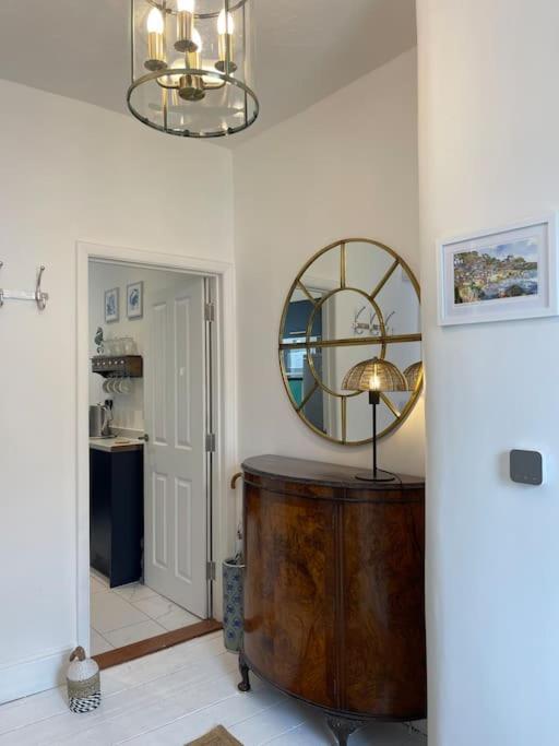 Top Deck - Fresh, Stylish Seaside Apartment Ventnor Exterior foto